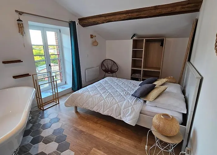 Casa vacanze La Fontaine De Charme à 12min Du Puy Dufou Sevremont