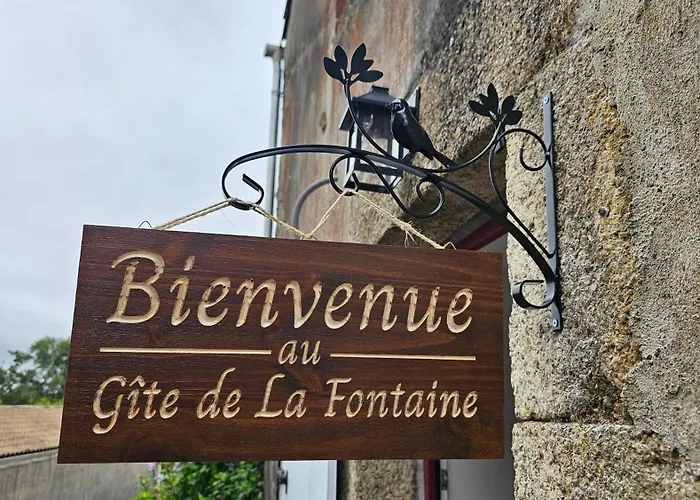 Casa vacanze La Fontaine De Charme à 12min Du Puy Dufou Sevremont